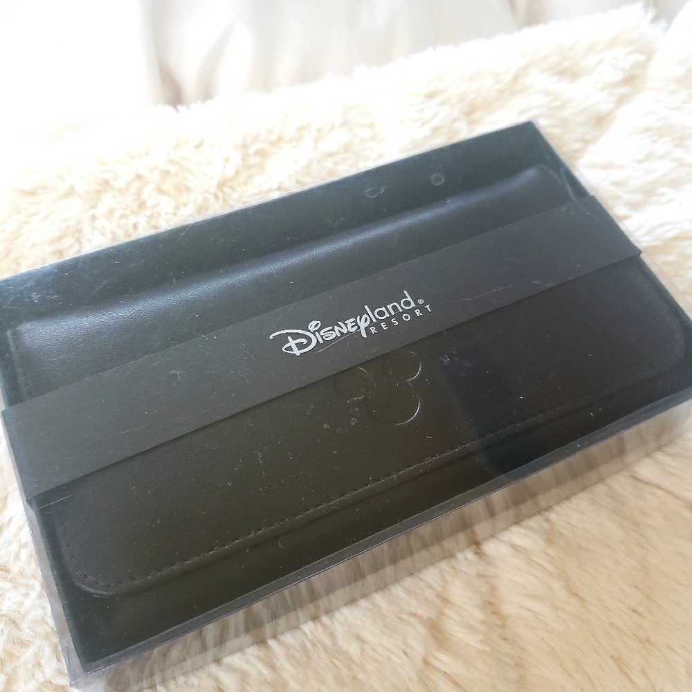 Disneyland Resort wallet